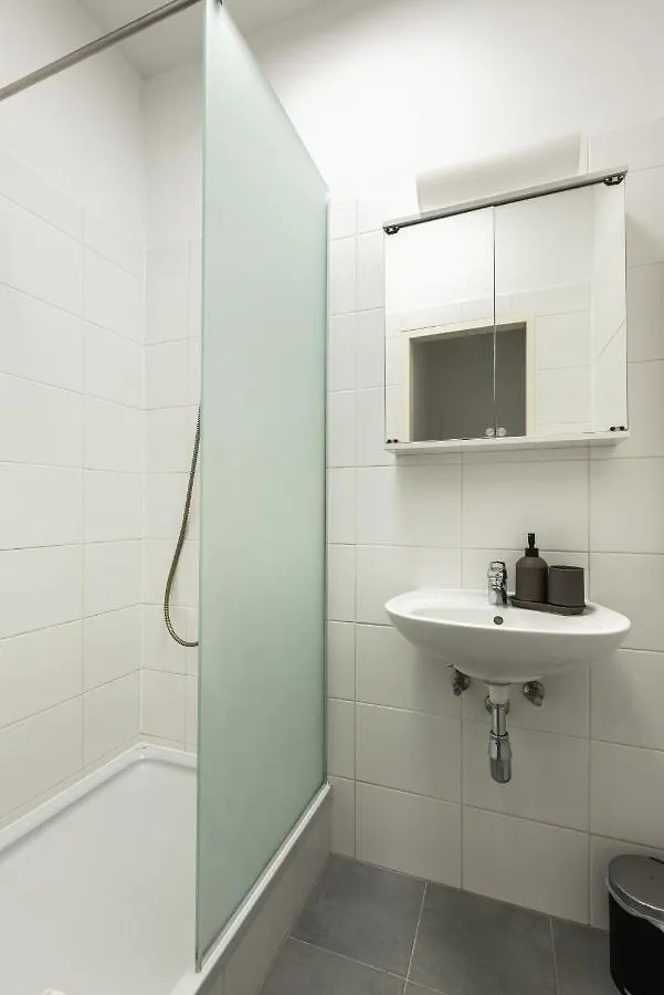 Cozy Apartment Steps Away From Subway Station Wien Österreich