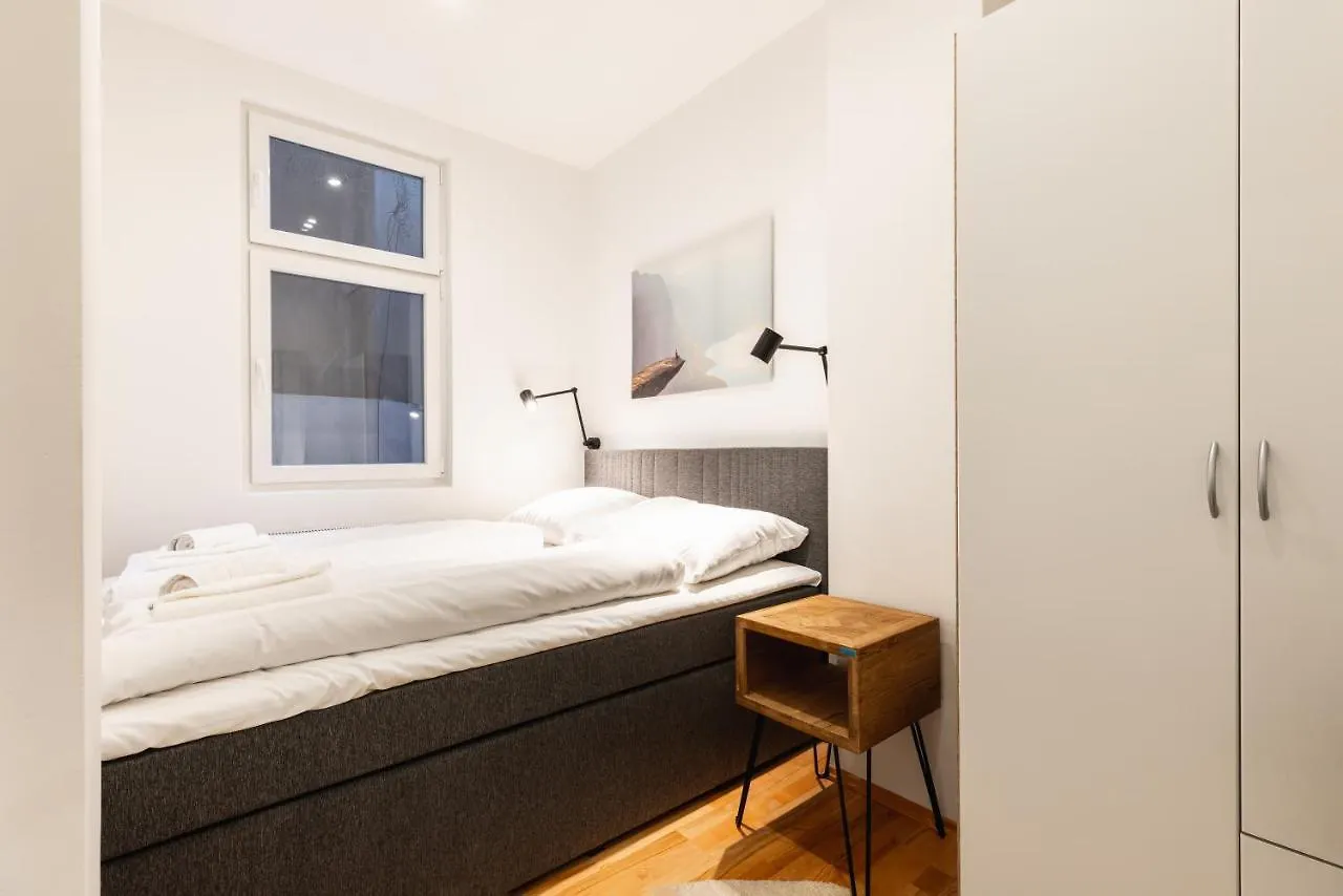 Cozy Apartment Steps Away From Subway Station Wien